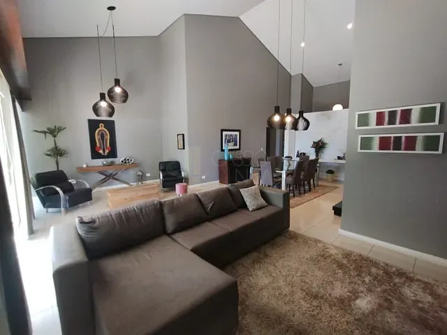 Casa com 1453m² 4 quartos e 4 banheiros, à venda, no bairro Vila Martins em Apucarana