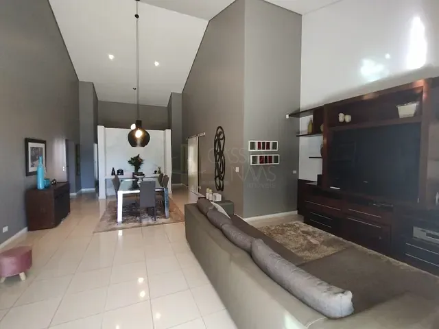 Casa com 1453m² 4 quartos e 4 banheiros, à venda, no bairro Vila Martins em Apucarana