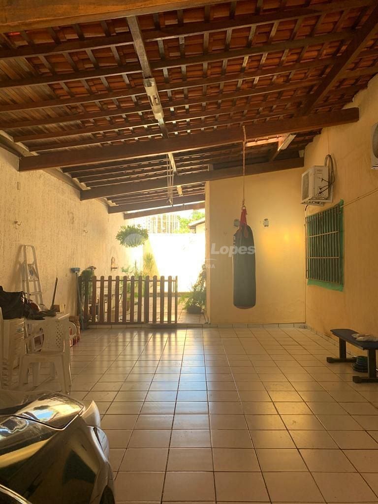 Casa à venda com 4 quartos, 449m² - Foto 1