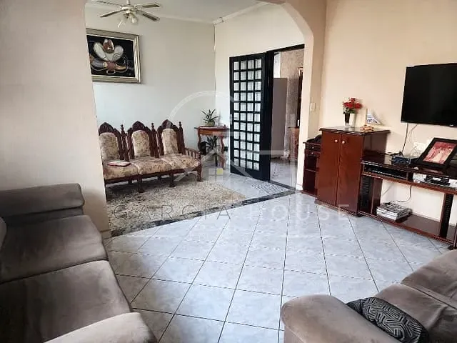 Casa com 280m² 3 quartos e 2 banheiros, à venda, no bairro Vila Amélia em Ribeirão Preto
