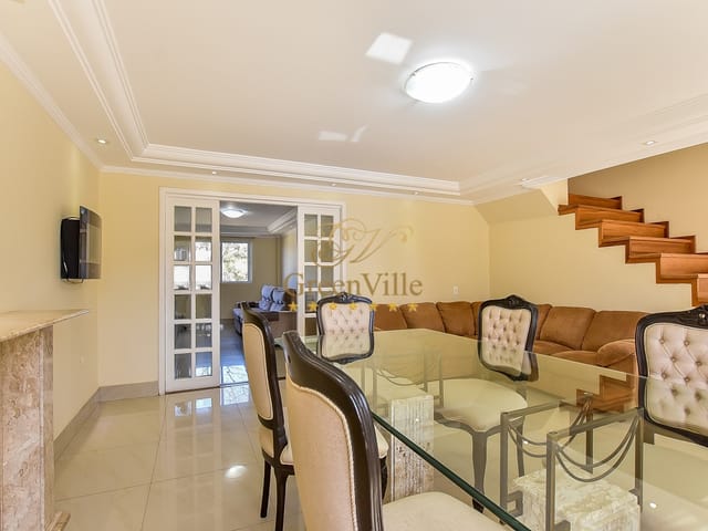 Casa com 434m² 4 quartos e 4 banheiros, à venda, no bairro Cabral em Curitiba