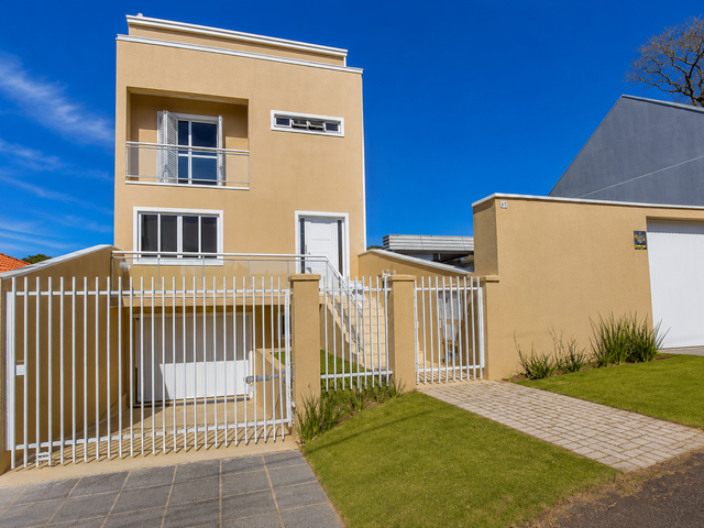 Casa com 434m² 4 quartos e 4 banheiros, à venda, no bairro Cabral em Curitiba