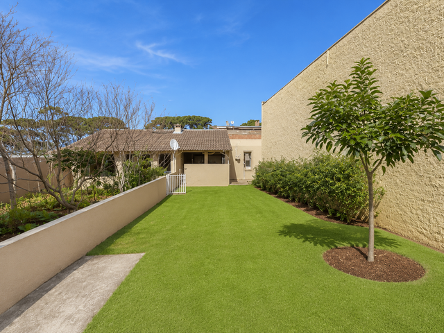 Casa com 434m² 4 quartos e 4 banheiros, à venda, no bairro Cabral em Curitiba