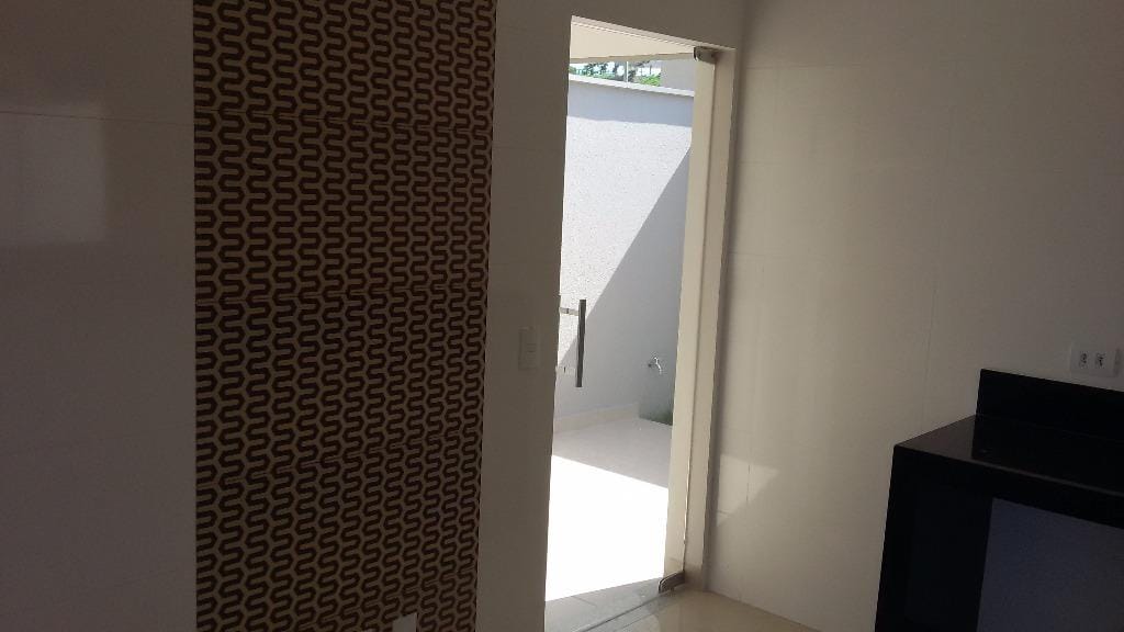 Casa à venda com 3 quartos, 182m² - Foto 4