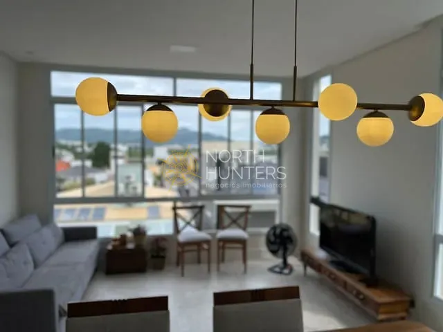 Casa com 375m² 4 quartos e 6 banheiros, à venda, no bairro João Paulo em Florianópolis