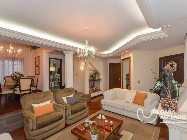Casa 4 quartos e 4 banheiros, à venda, no bairro Parolin em Curitiba