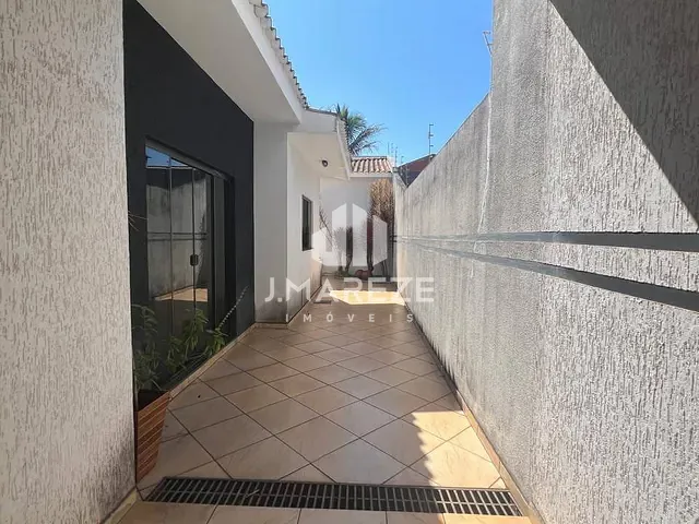 Casa com 364m² 3 quartos e 3 banheiros, à venda, no bairro Jardim Flamingos em Apucarana