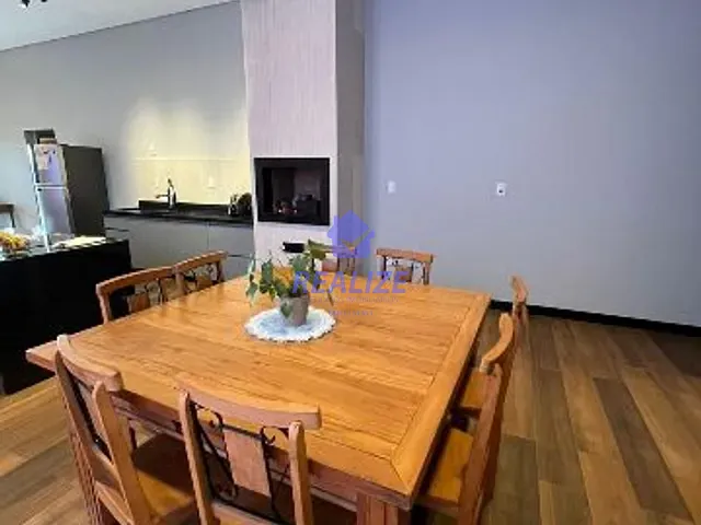 Casa com 450m² 3 quartos e 5 banheiros, à venda, no bairro Jardim Cristina em Botucatu