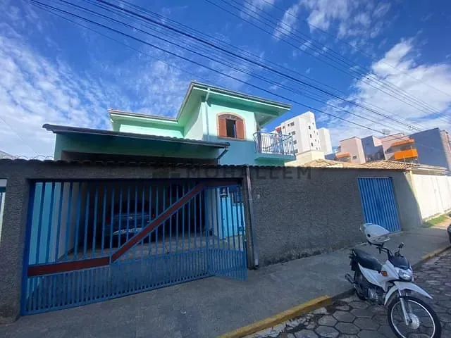 Casa 6 quartos e 2 banheiros, à venda, no bairro Varginha em Itajubá