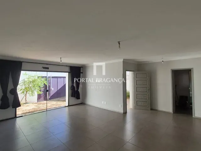 Casa com 346m² 4 quartos e 4 banheiros, à venda, no bairro Jardim América em Bragança Paulista