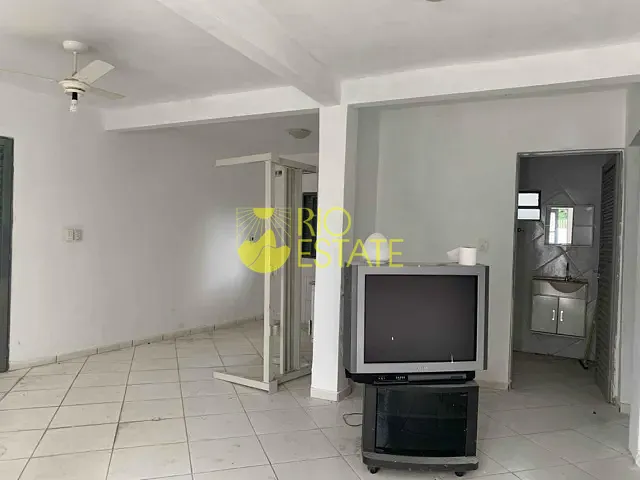 Casa 4 quartos e 2 banheiros, à venda, no bairro Engenheiro Passos  em Resende