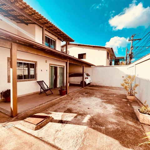 Casa com 220m² 4 quartos e 3 banheiros, à venda, no bairro Peró em Cabo Frio