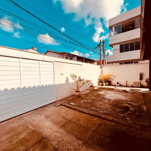 Casa com 220m² 4 quartos e 3 banheiros, à venda, no bairro Peró em Cabo Frio