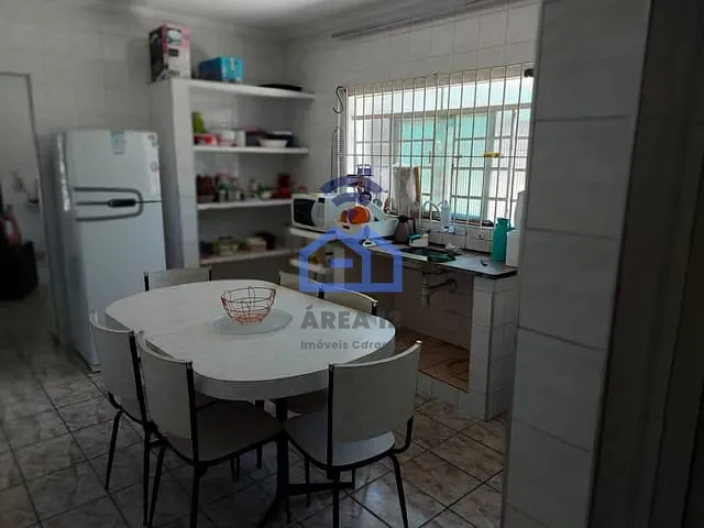Casa com 288m² 2 quartos e 2 banheiros, à venda, no bairro Praia das Palmeiras em Caraguatatuba