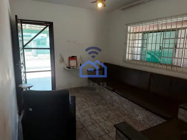 Casa com 288m² 2 quartos e 2 banheiros, à venda, no bairro Praia das Palmeiras em Caraguatatuba