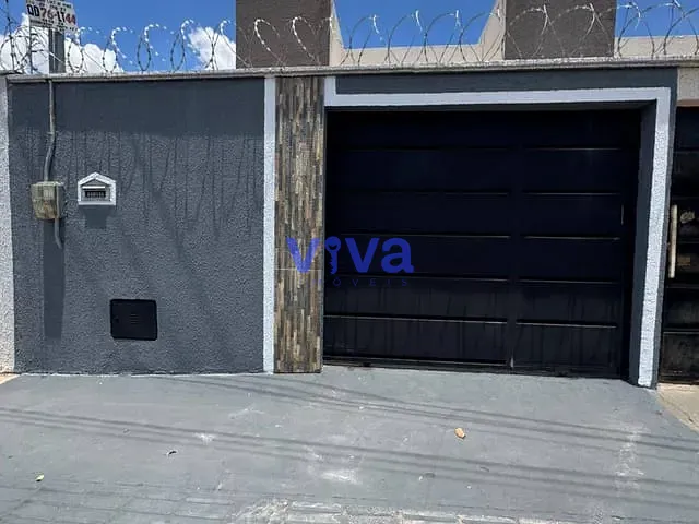 Casa 2 quartos e 2 banheiros, à venda, no bairro Santa Fé em Goiânia