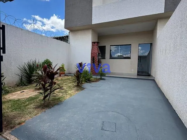 Casa 2 quartos e 2 banheiros, à venda, no bairro Santa Fé em Goiânia