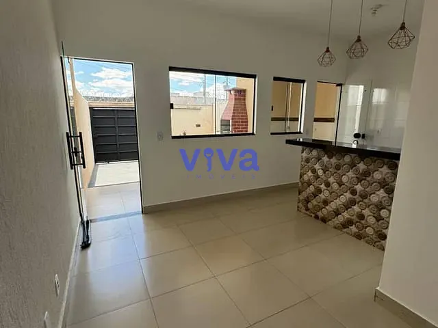 Casa 2 quartos e 2 banheiros, à venda, no bairro Santa Fé em Goiânia
