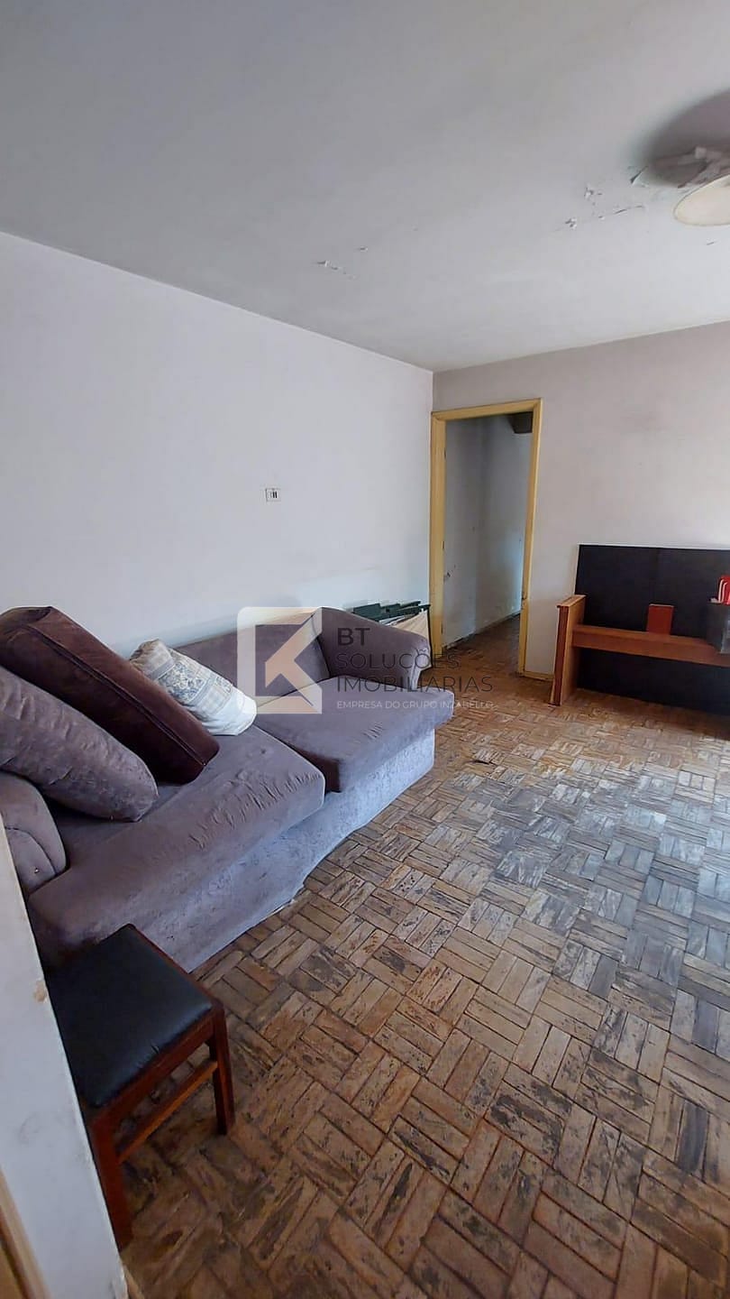 Casa à venda com 4 quartos, 222m² - Foto 1