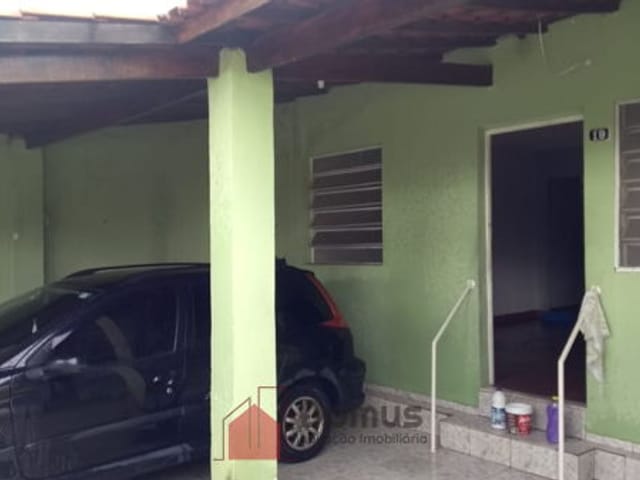 Casa com 200m², à venda, no bairro Parque São Francisco em Guaratinguetá