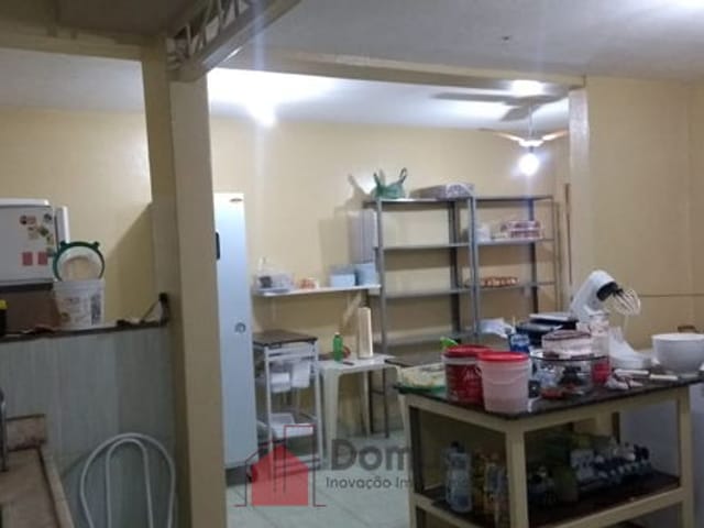 Casa com 200m², à venda, no bairro Parque São Francisco em Guaratinguetá