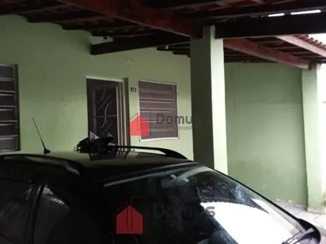 Casa com 200m², à venda, no bairro Parque São Francisco em Guaratinguetá