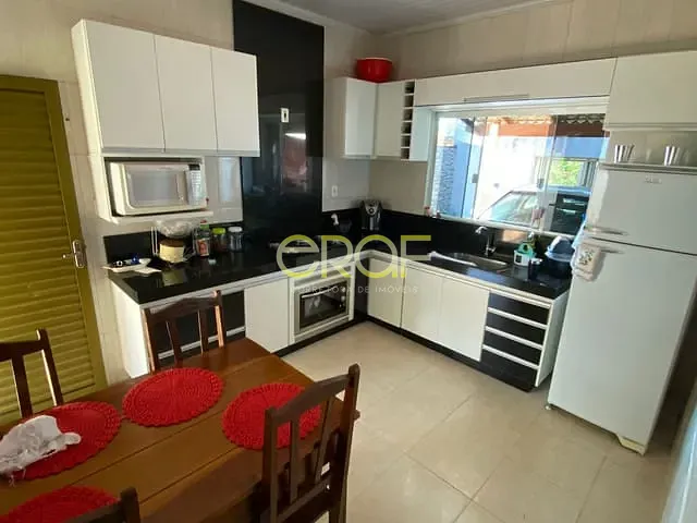 Casa com 250m² 3 quartos e 2 banheiros, à venda, no bairro Residencial Santa Rosa em Formosa