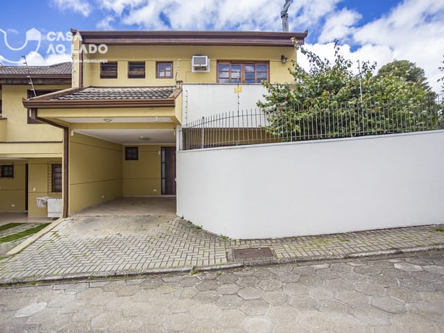 Casa 4 quartos e 6 banheiros, para alugar, no bairro Bom Retiro em Curitiba