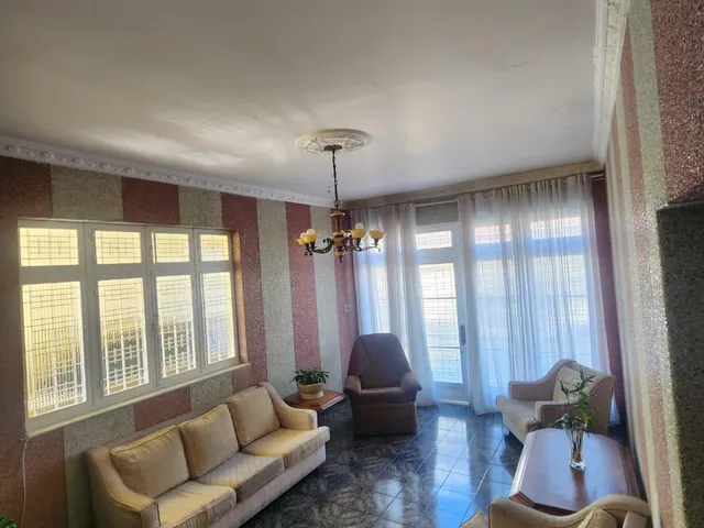 Casa com 600m² 4 quartos e 3 banheiros, à venda, no bairro Vila Valqueire em Rio de Janeiro