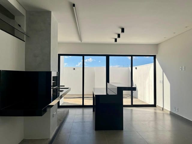 Casa 3 quartos e 2 banheiros, à venda, no bairro Residencial Santana I em Lavras