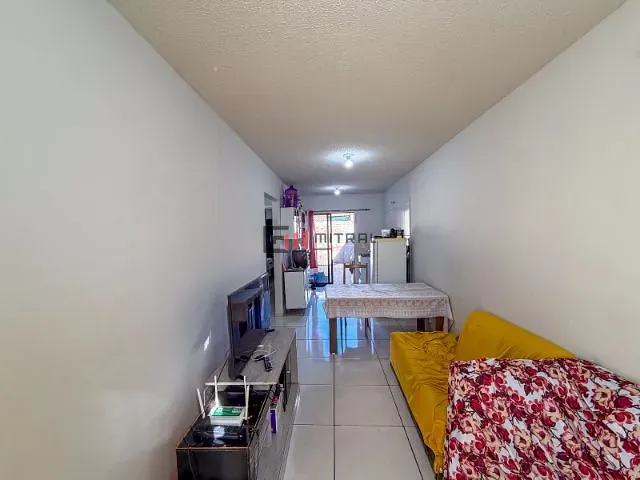 Casa 3 quartos e 1 banheiro, à venda, no bairro Jardim Maria Celina em Londrina