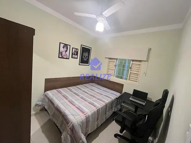 Casa com 220m² 3 quartos e 2 banheiros, à venda, no bairro Conjunto Habitacional Humberto Popolo em Botucatu