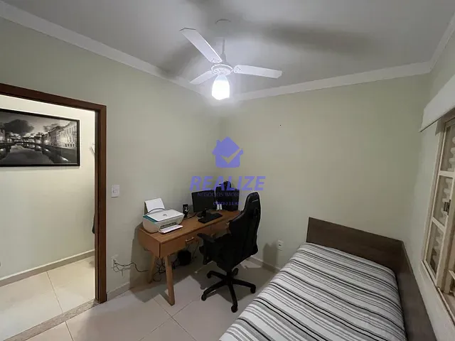 Casa com 220m² 3 quartos e 2 banheiros, à venda, no bairro Conjunto Habitacional Humberto Popolo em Botucatu