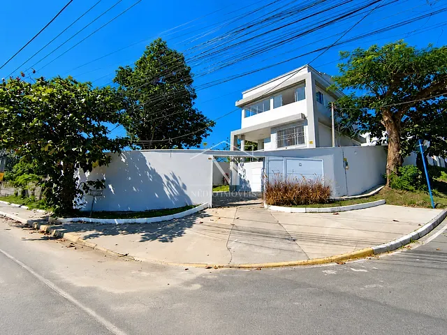 Casa com 405m² 4 quartos e 2 banheiros, à venda, no bairro São José do Imbassaí em Maricá