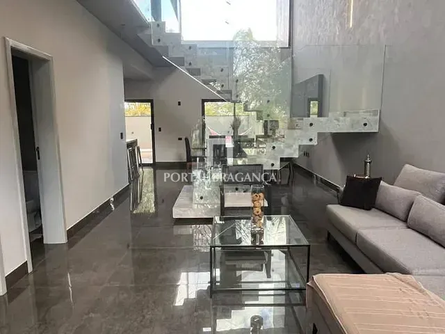 Casa com 300m² 3 quartos e 5 banheiros, à venda, no bairro Condomínio Residencial Mirante de Bragança em Bragança Paulista