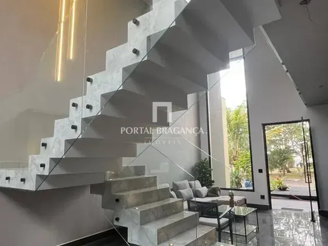 Casa com 300m² 3 quartos e 5 banheiros, à venda, no bairro Condomínio Residencial Mirante de Bragança em Bragança Paulista