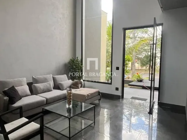 Casa com 300m² 3 quartos e 5 banheiros, à venda, no bairro Condomínio Residencial Mirante de Bragança em Bragança Paulista