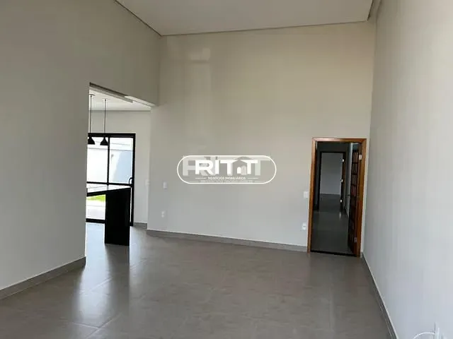 Casa com 263m² 3 quartos e 2 banheiros, à venda, no bairro Parque Olívio Franceschini em Hortolândia