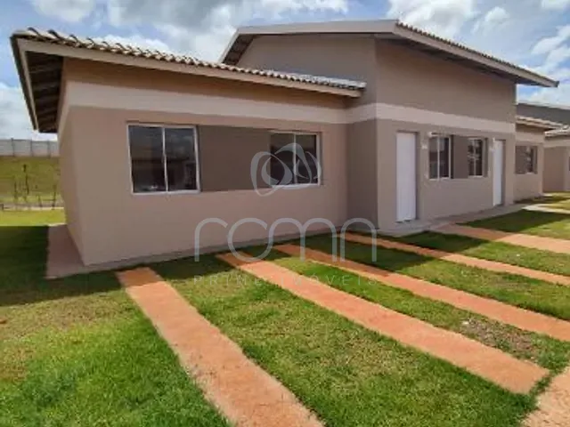 Casa 3 quartos e 2 banheiros, para alugar, no bairro RNI Versalhes em Bady Bassitt