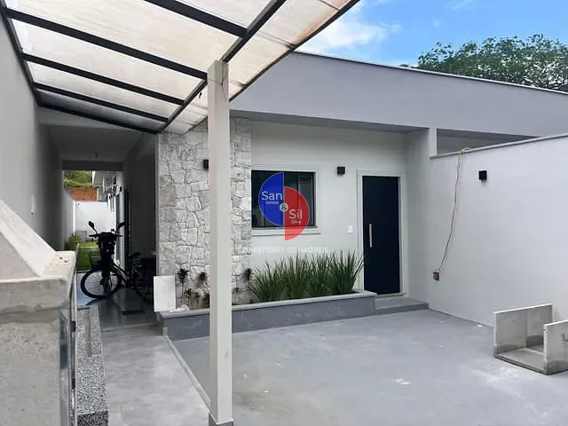 Casa 2 quartos e 2 banheiros, à venda, no bairro Caneca Fina em Guapimirim