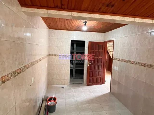 Casa 4 quartos e 4 banheiros, para alugar, no bairro Jardim Savóia em Ilhéus