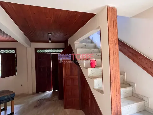 Casa 4 quartos e 4 banheiros, para alugar, no bairro Jardim Savóia em Ilhéus