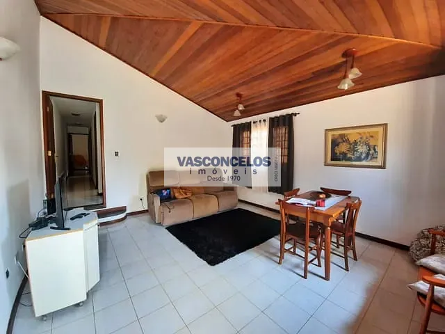 Casa com 125m² 4 quartos e 2 banheiros, à venda, no bairro Jardim das Indústrias em São José dos Campos