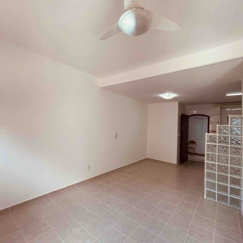 Casa com 595m² 3 quartos e 3 banheiros, à venda, no bairro Palmeiras em Cabo Frio