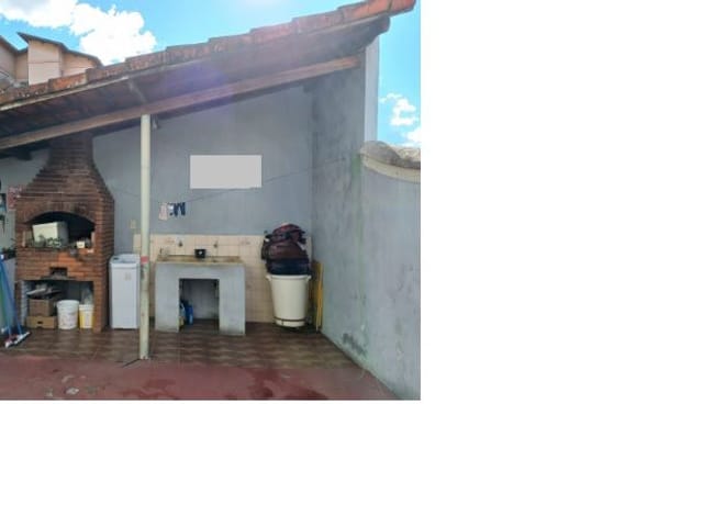 Casa com 450m² 3 quartos e 2 banheiros, à venda, no bairro Chácara Alvorada em Poços de Caldas