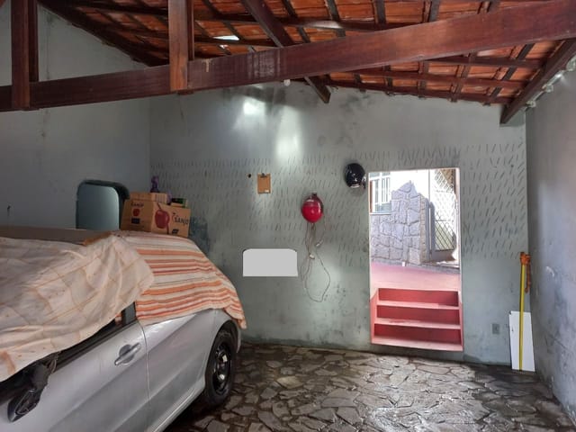 Casa com 450m² 3 quartos e 2 banheiros, à venda, no bairro Chácara Alvorada em Poços de Caldas