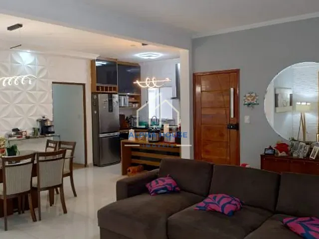 Casa com 300m² 3 quartos e 3 banheiros, à venda, no bairro Jardim Rosely em Pindamonhangaba