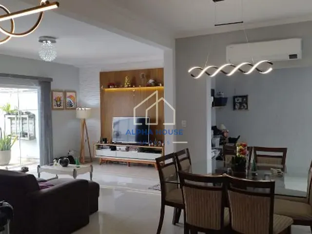 Casa com 300m² 3 quartos e 3 banheiros, à venda, no bairro Jardim Rosely em Pindamonhangaba