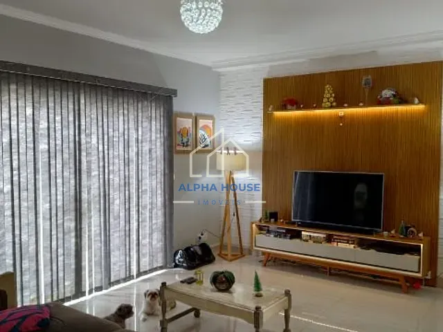 Casa com 300m² 3 quartos e 3 banheiros, à venda, no bairro Jardim Rosely em Pindamonhangaba