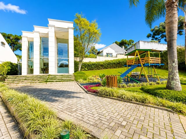 Casa com 304m² 3 quartos e 4 banheiros, à venda, no bairro Santa Felicidade em Curitiba